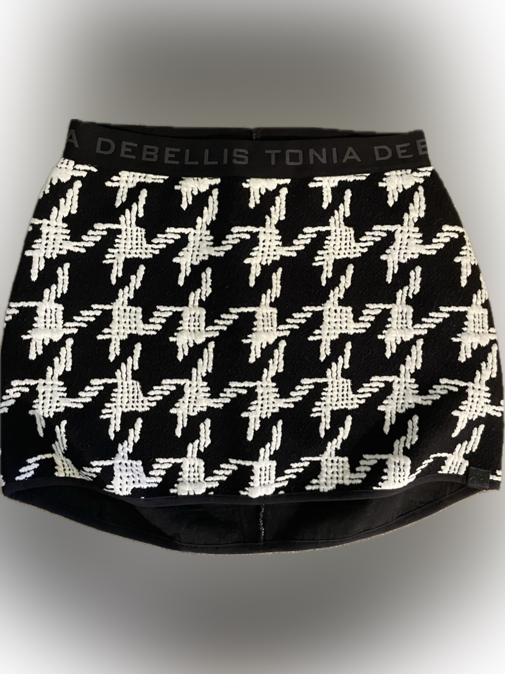 TONIA DEBELLIS Black & White quilted Mini Skirt; size S